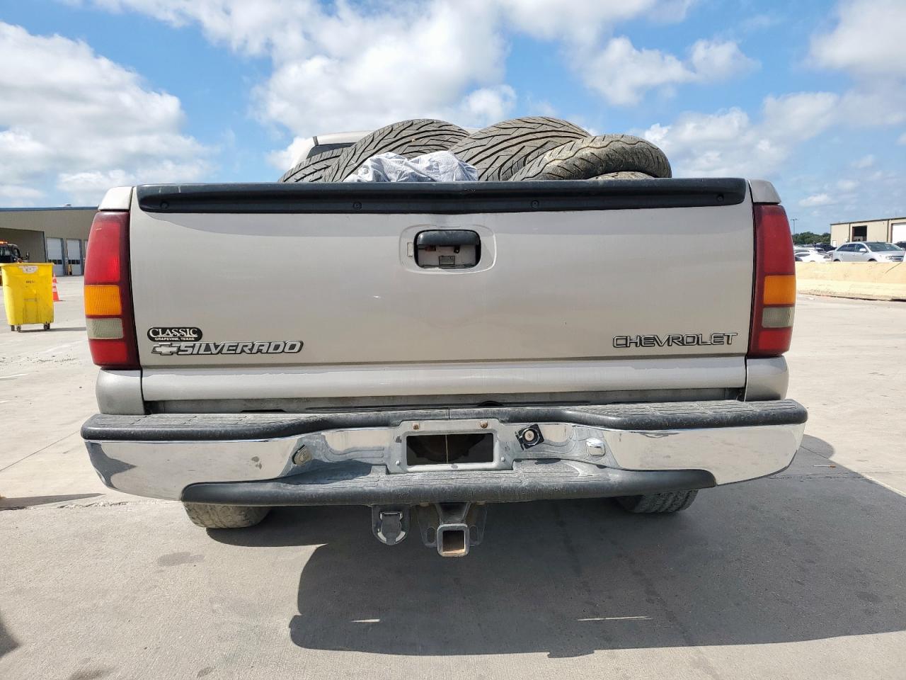 2001 Chevrolet Silverado C1500 VIN: 2GCEC19T411399923 Lot: 81725975