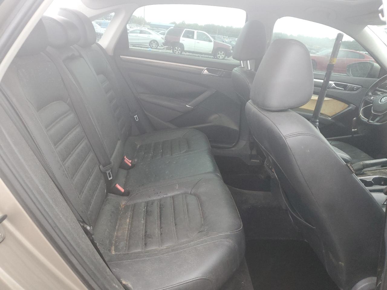 2016 Volkswagen Passat Sel VIN: 1VWCT7A34GC062366 Lot: 81764355