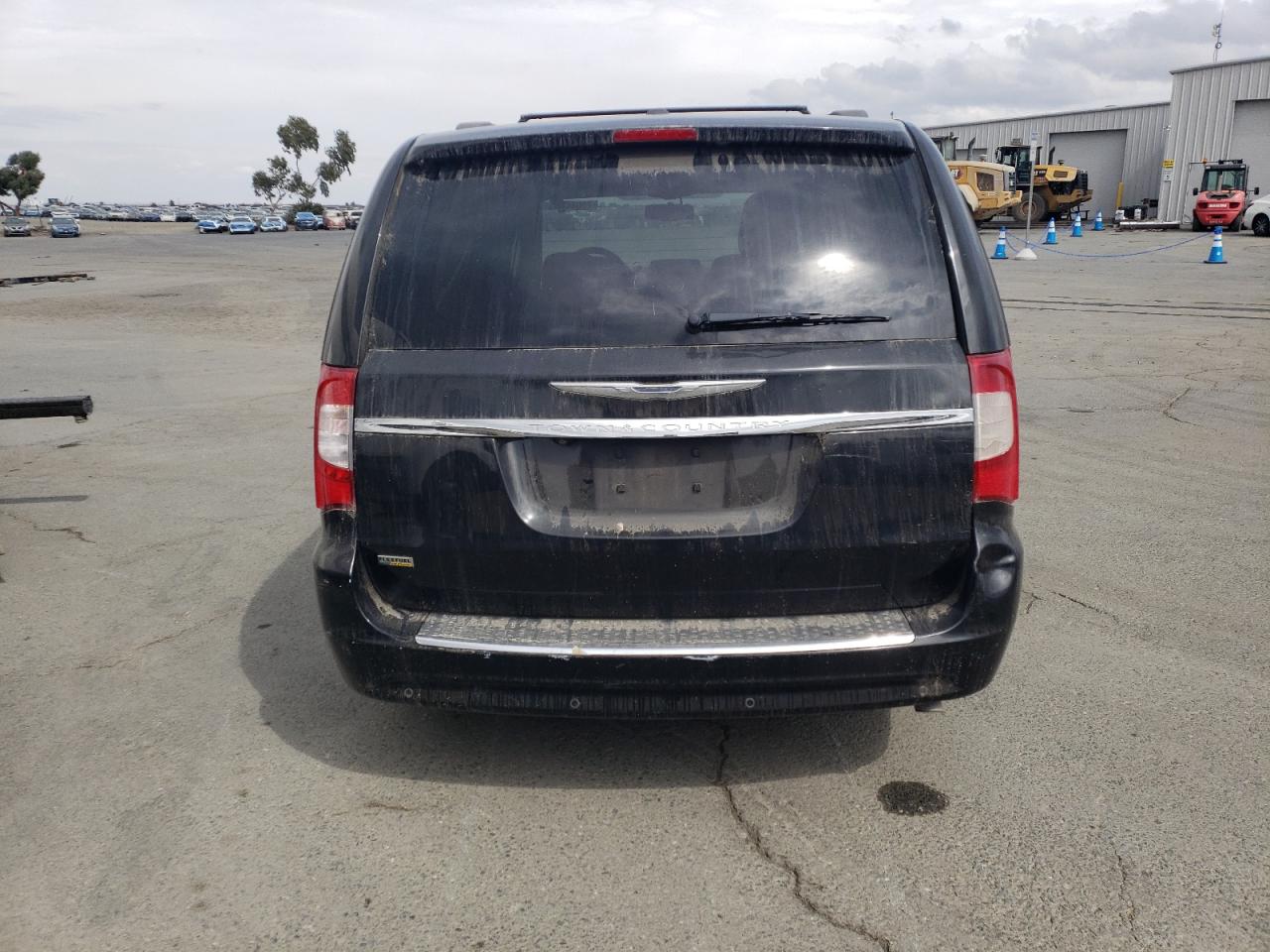 2015 Chrysler Town & Country Touring L VIN: 2C4RC1CG2FR739530 Lot: 71646395