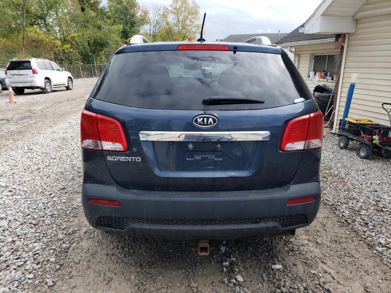 2011 Kia Sorento Base VIN: 5XYKT4A24BG151363 Lot: 83751055