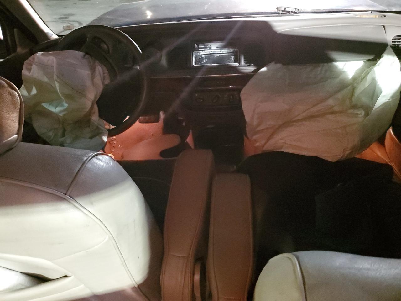 2000 Mercury Grand Marquis Gs VIN: 639727 Lot: 80020485