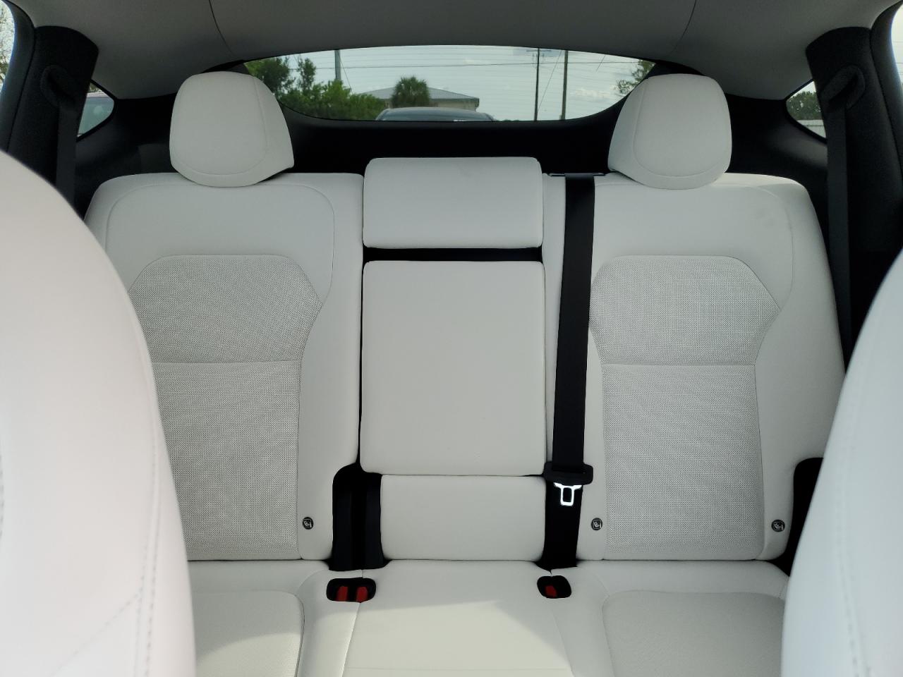 2026 Tesla Model Y VIN: 7SAYGDEE9TA464906 Lot: 81733835