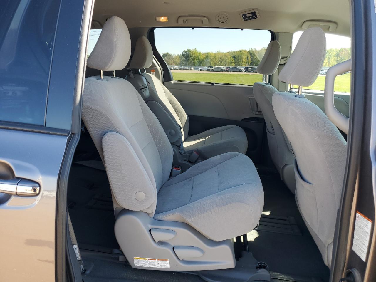 2019 Toyota Sienna Le VIN: 5TDKZ3DC4KS998299 Lot: 84719945