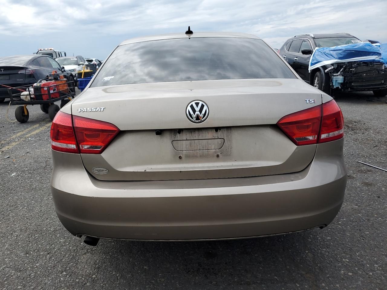 2015 Volkswagen Passat S VIN: 1VWAT7A3XFC068078 Lot: 80869105