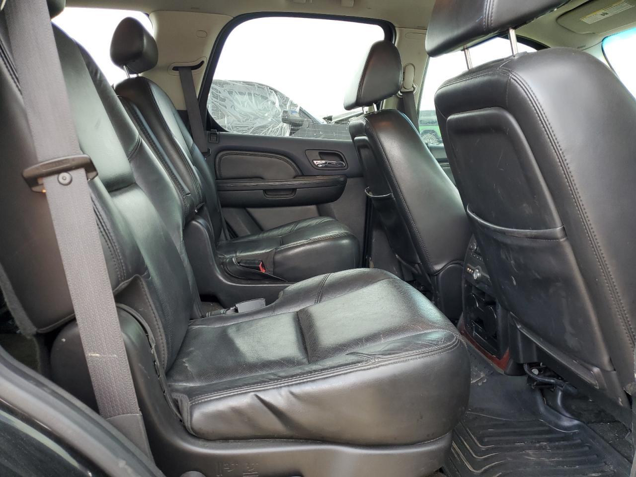 2008 Cadillac Escalade Luxury VIN: 1GYFK63858R271985 Lot: 82132985