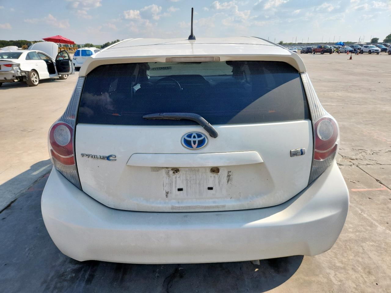 2014 Toyota Prius C VIN: JTDKDTB38E1061801 Lot: 81042775