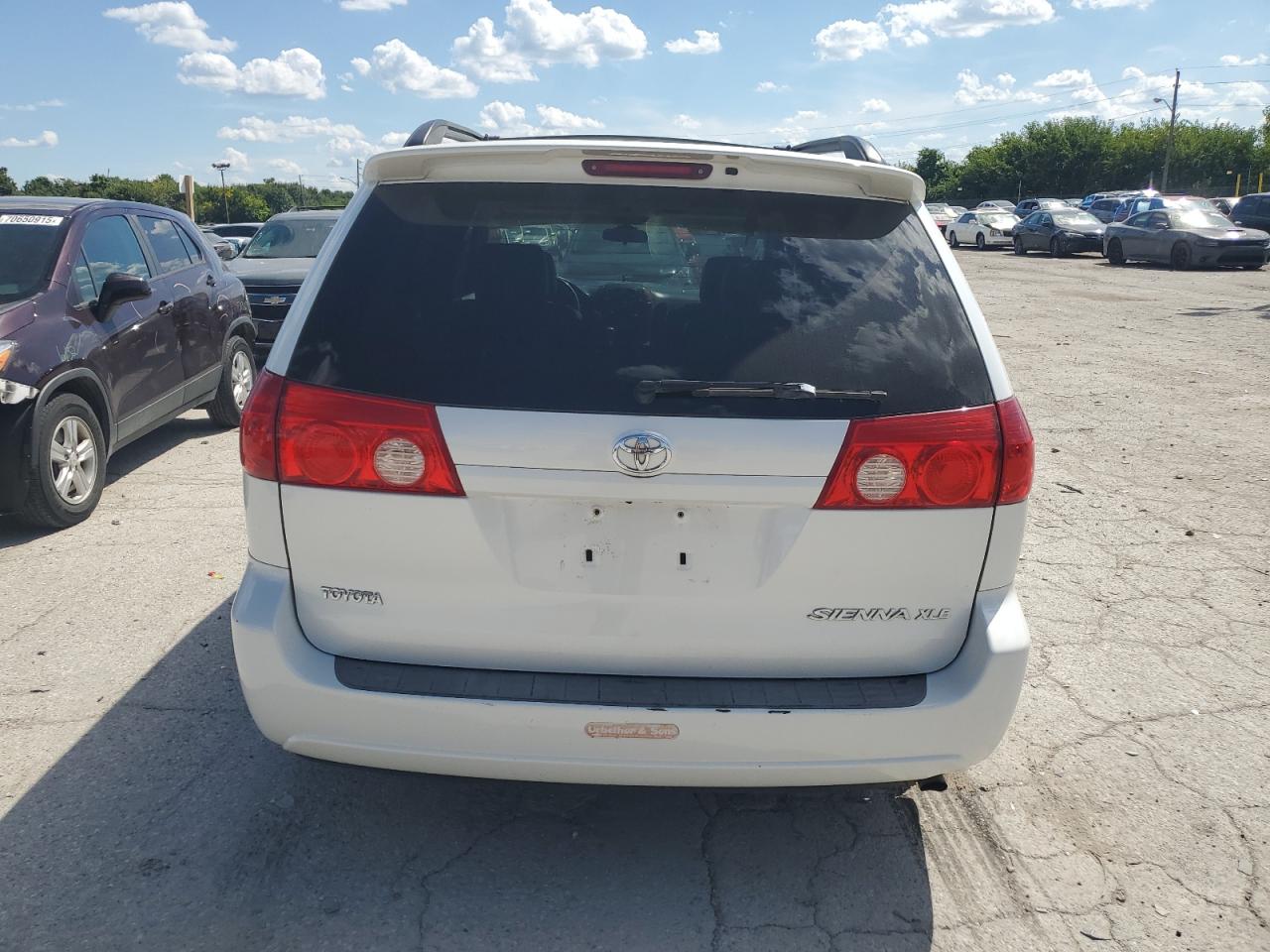 2007 Toyota Sienna Xle VIN: 5TDZK22C47S010221 Lot: 70148705