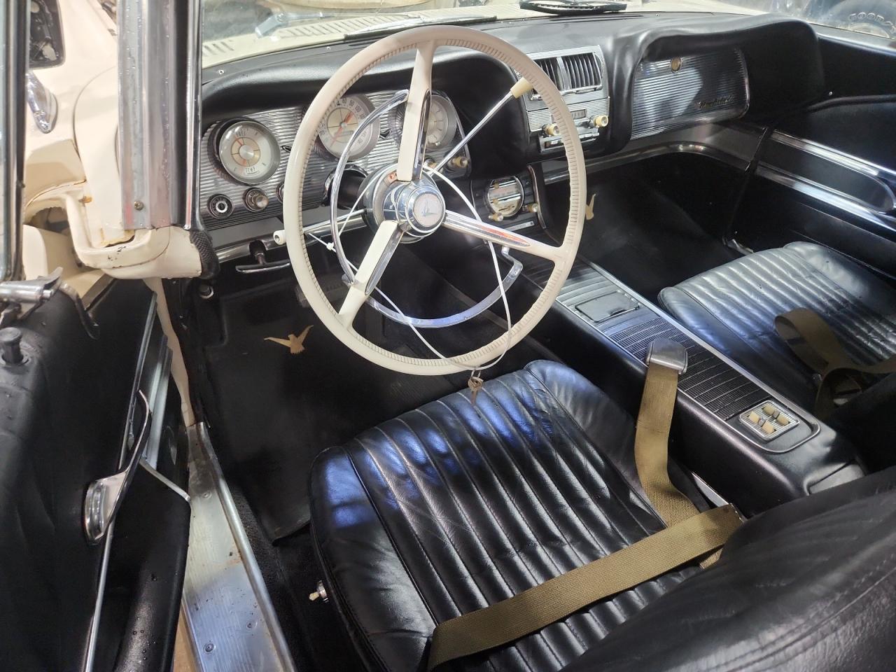 1960 Ford T Bird VIN: 0Y71Y187667 Lot: 80129455