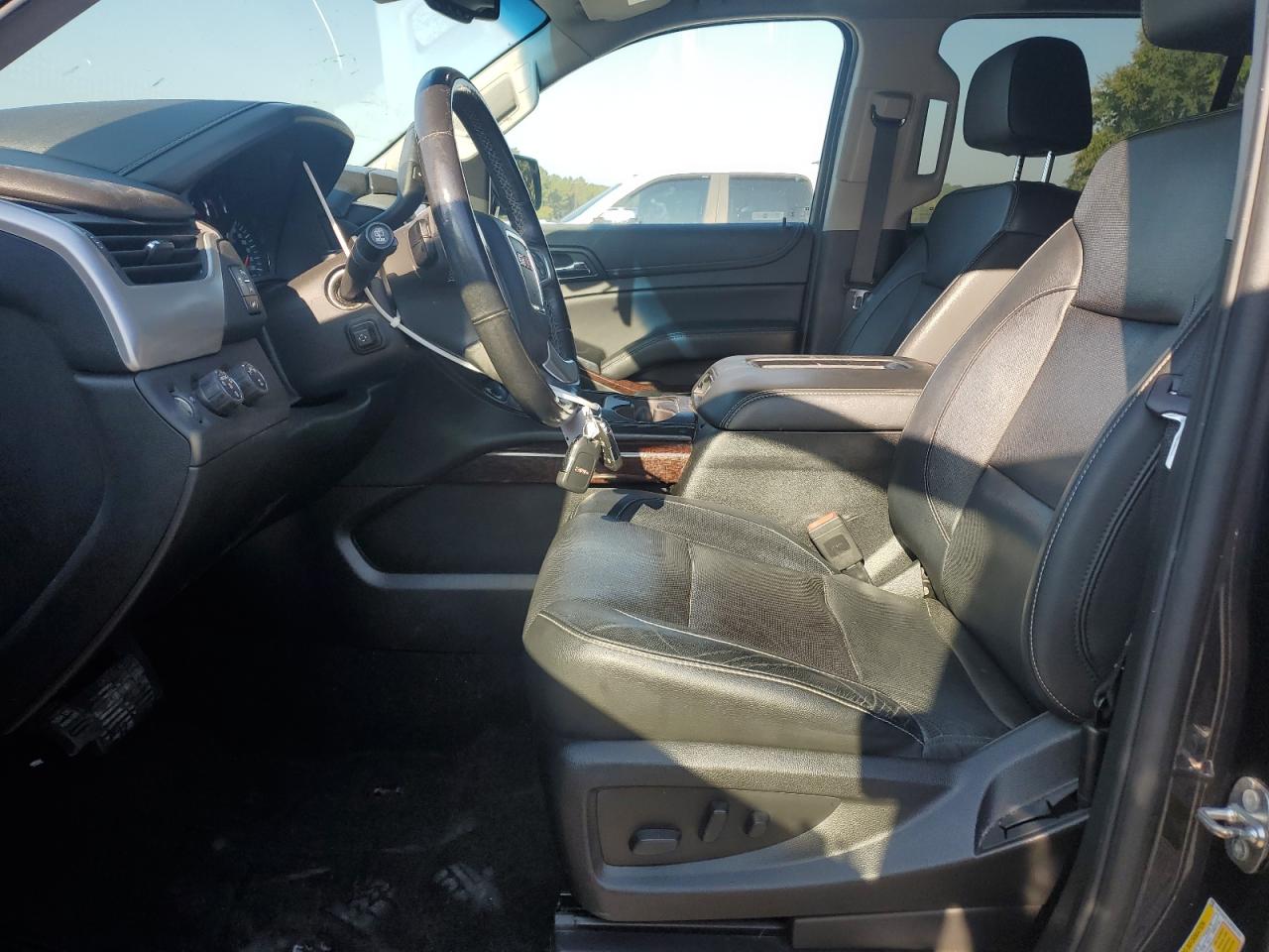 2018 GMC Yukon Xl K1500 Slt VIN: 1GKS2GKC4JR301701 Lot: 81380125