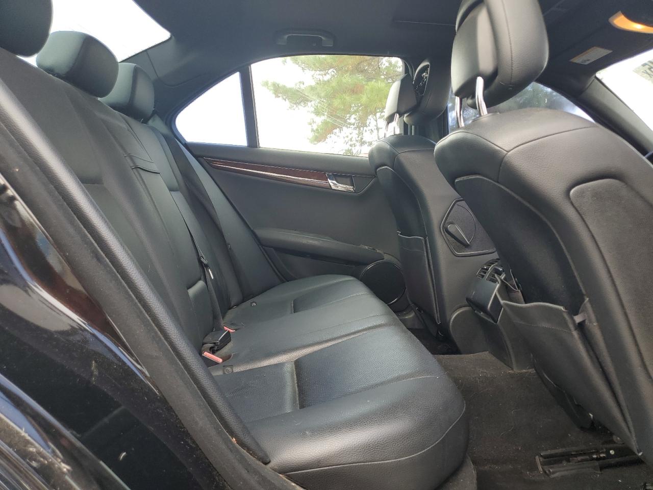 2010 Mercedes-Benz C 300 VIN: WDDGF5EBXAR129404 Lot: 83828345