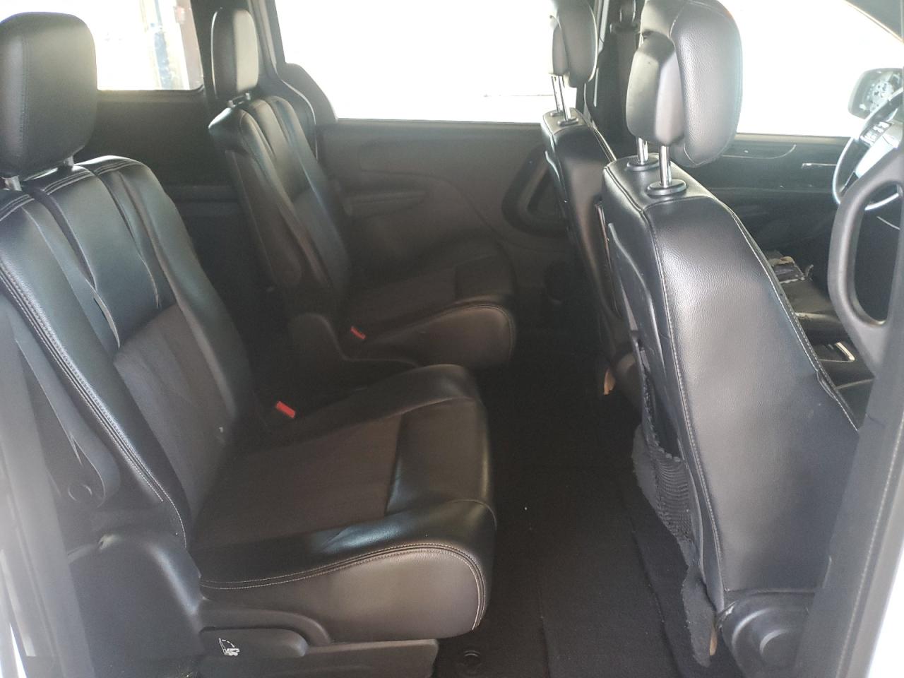 2014 Chrysler Town & Country S VIN: 2C4RC1HG8ER234678 Lot: 81841015