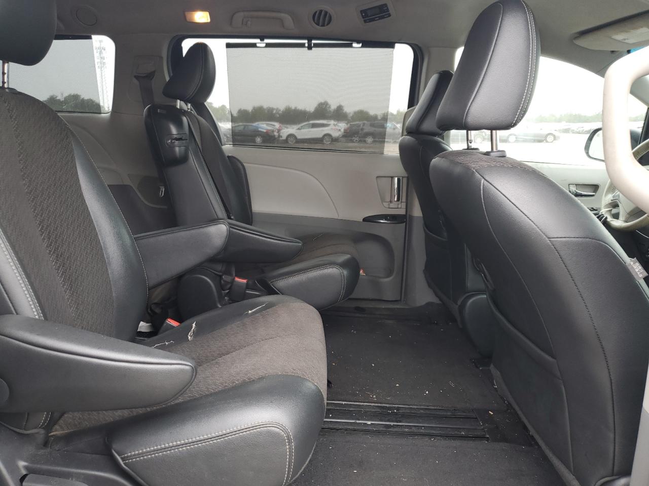 2011 Toyota Sienna Sport VIN: 5TDXK3DC6BS045507 Lot: 81544635