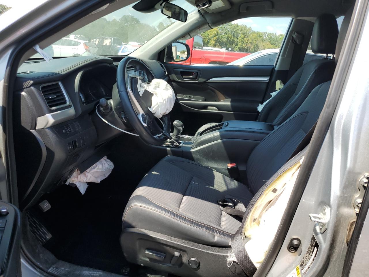 2018 Toyota Highlander Le VIN: 5TDZZRFH1JS286020 Lot: 81029345