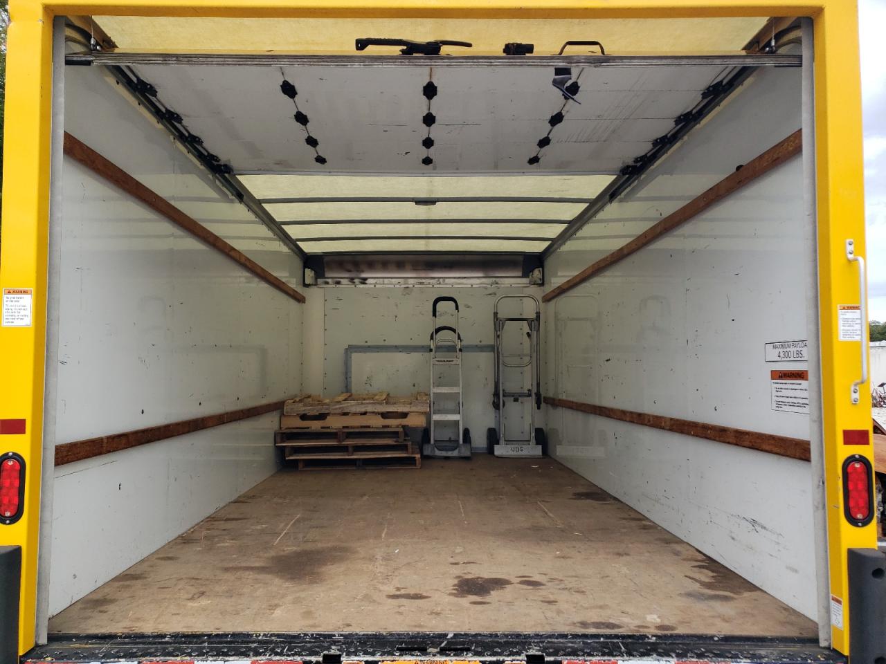 2023 Ford Econoline - Box Truck VIN: 1FDWE3FNXPDD00126 Lot: 86586885