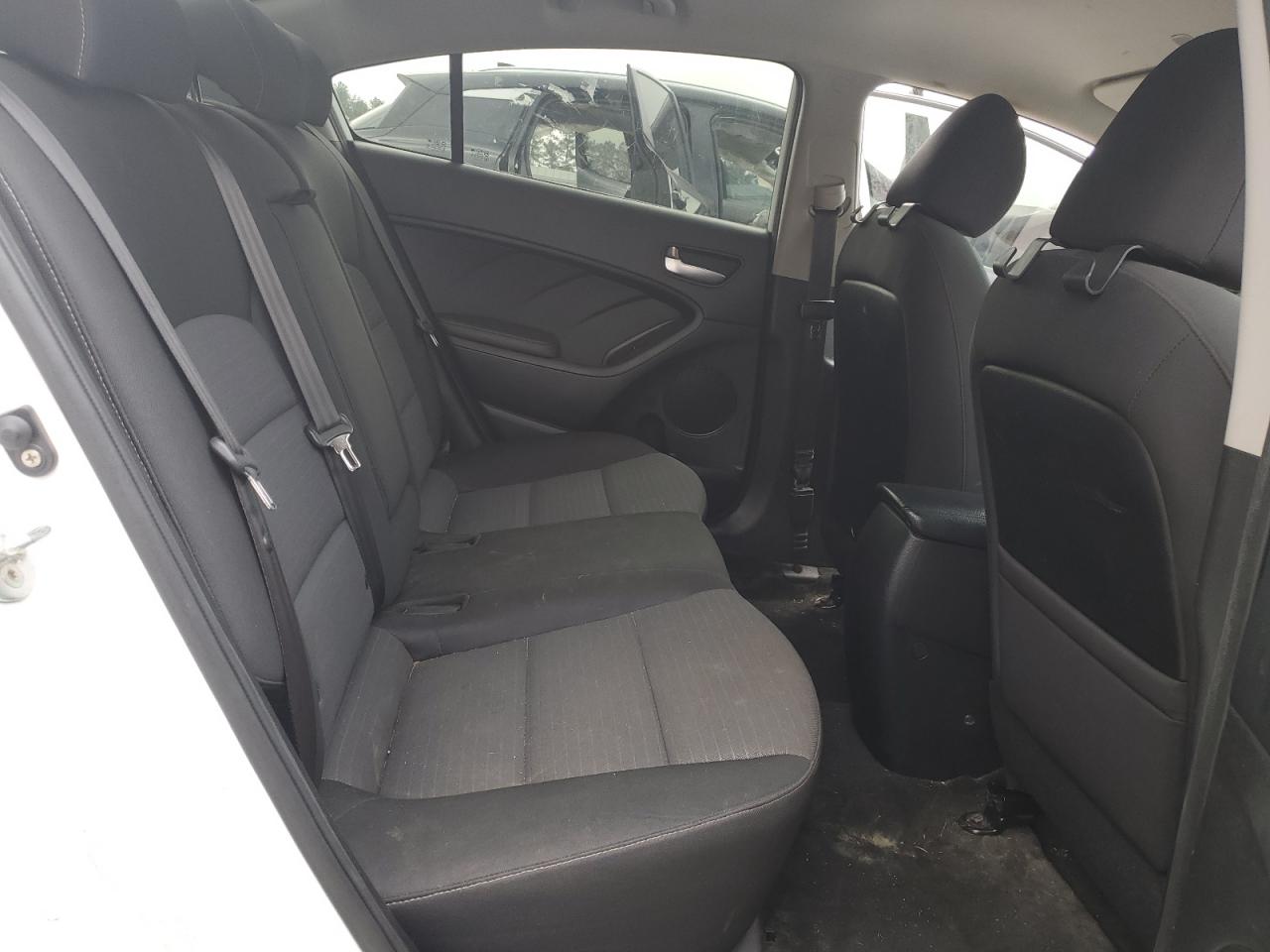 2018 Kia Forte Lx VIN: 3KPFL4A71JE256323 Lot: 84263295