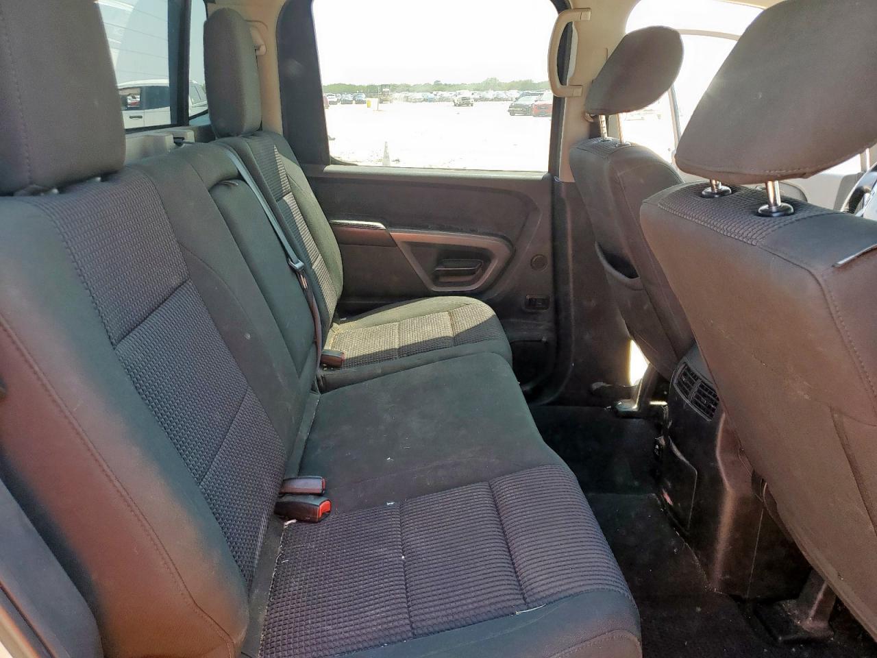 2015 Nissan Titan S VIN: 1N6AA0ED2FN515183 Lot: 71582365