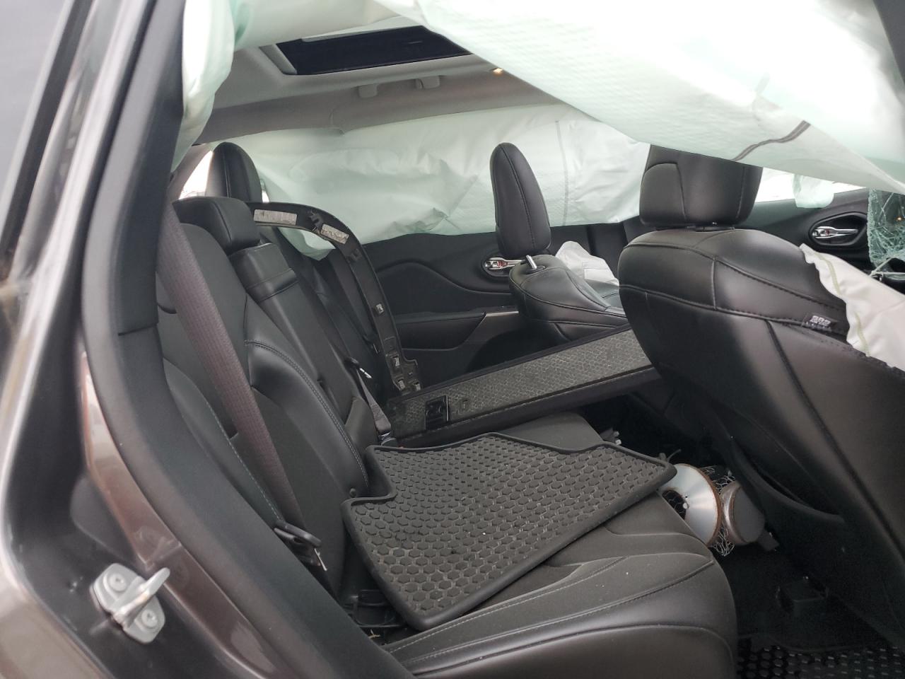 2019 Jeep Cherokee Latitude Plus VIN: 1C4PJMLB7KD311839 Lot: 81013755