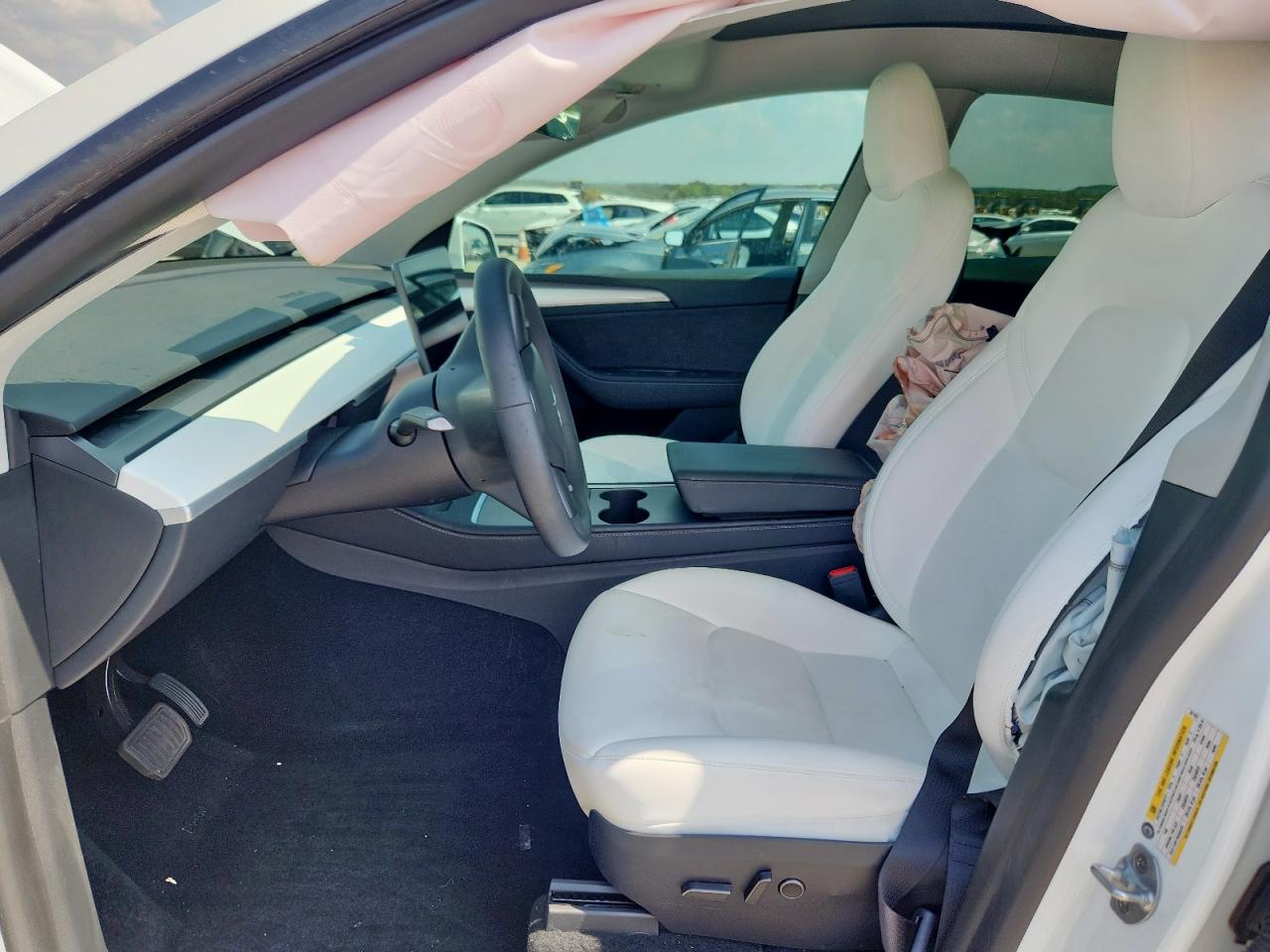 2024 Tesla Model Y VIN: 7SAYGDEE9RA321107 Lot: 80468405