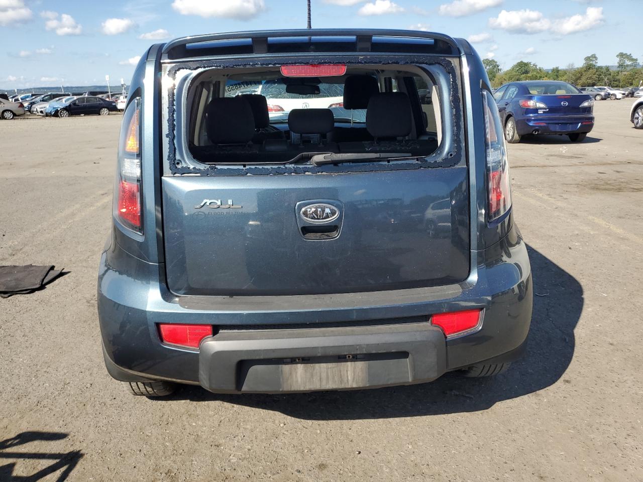 2011 Kia Soul + VIN: KNDJT2A27B7225548 Lot: 71474855