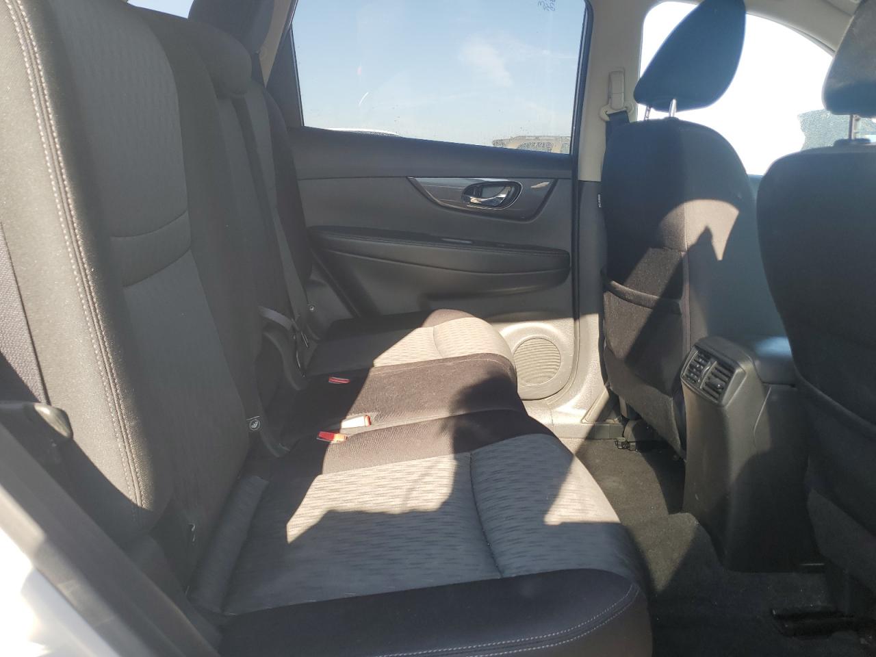 2019 Nissan Rogue S VIN: JN8AT2MV0KW399946 Lot: 81498765