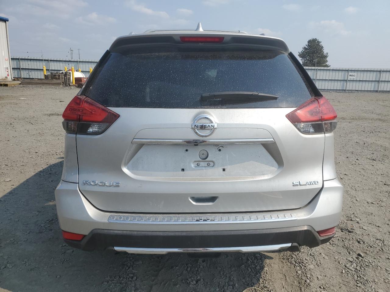2017 Nissan Rogue S VIN: JN8AT2MVXHW282612 Lot: 72017735