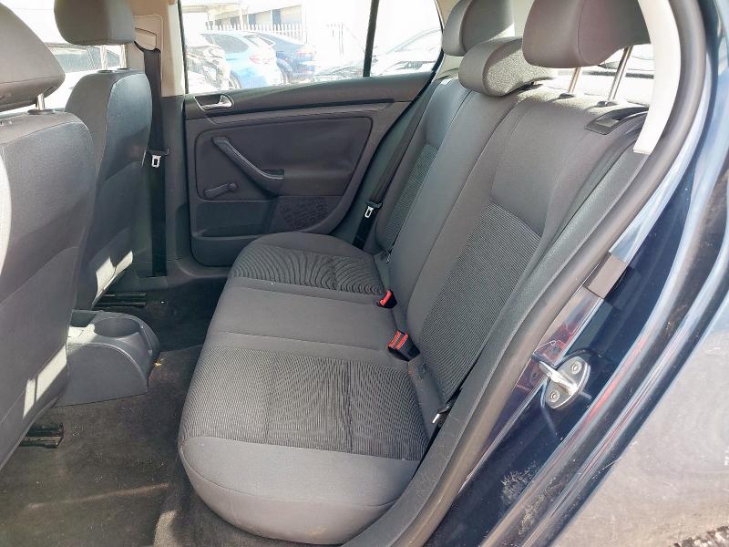 2005 VOLKSWAGEN GOLF FSI S 