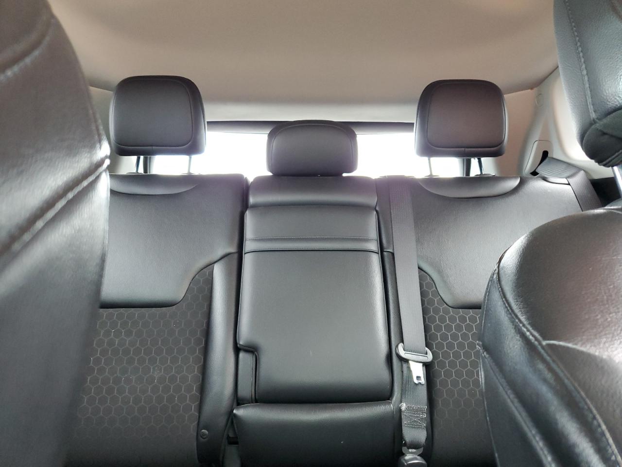 2018 Jeep Compass Latitude VIN: 3C4NJDBBXJT422922 Lot: 80458475