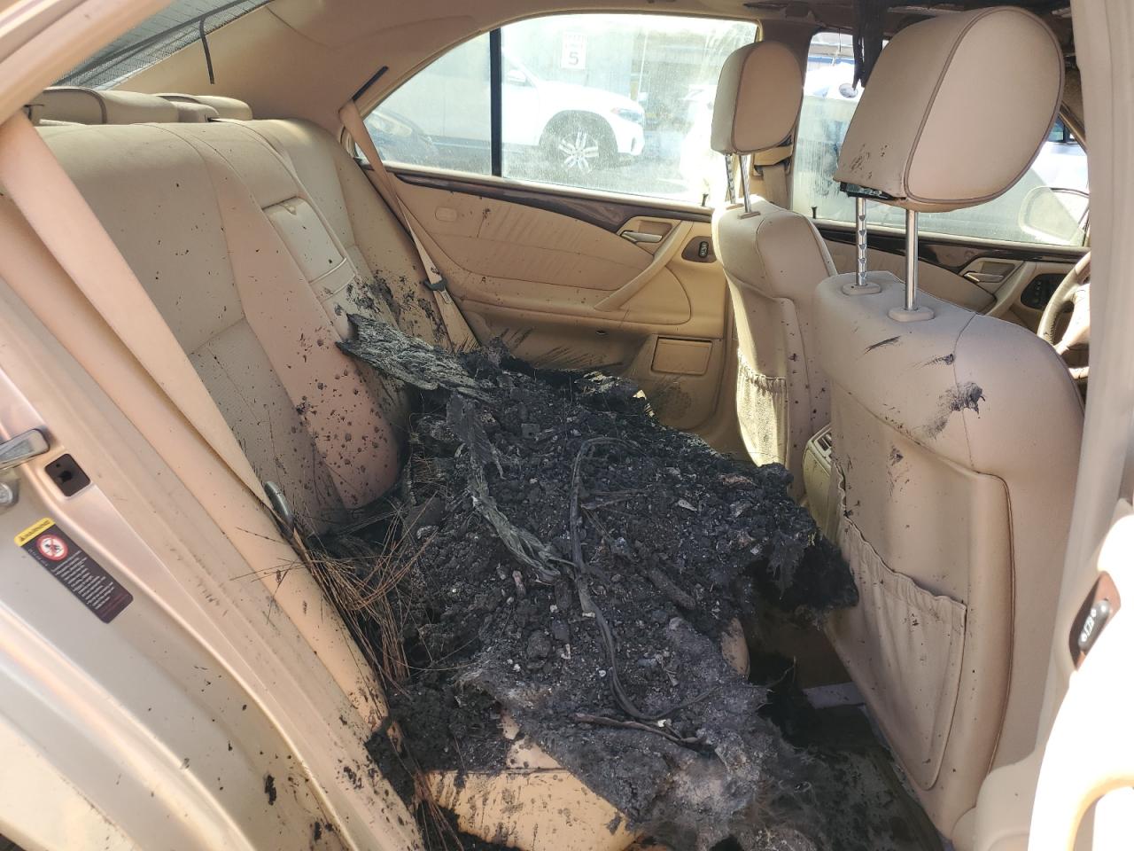 2001 Mercedes-Benz E 320 VIN: WDBJF65J01B276075 Lot: 81520945