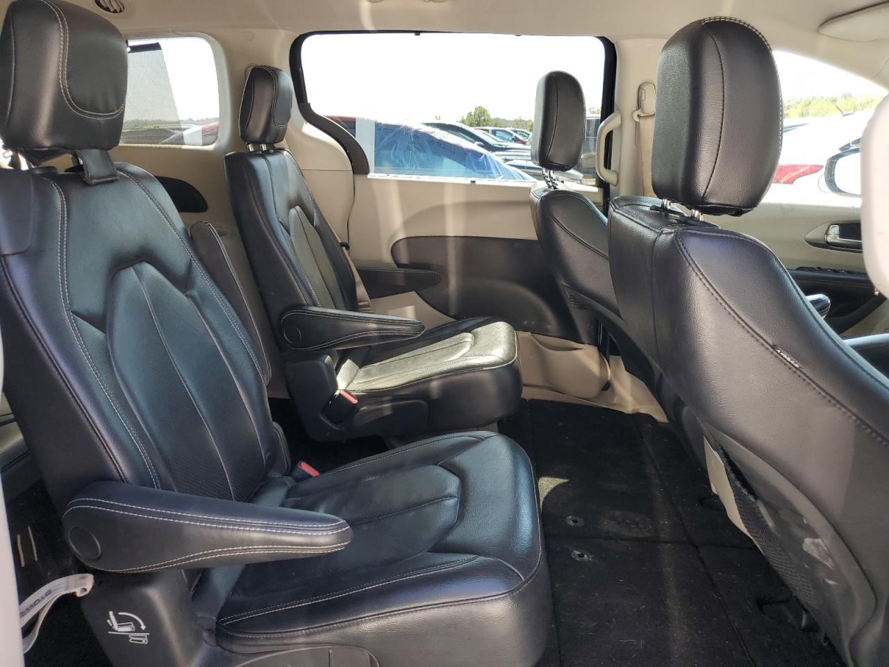 2022 Chrysler Pacifica Touring L VIN: 2C4RC1BG2NR147044 Lot: 69838265