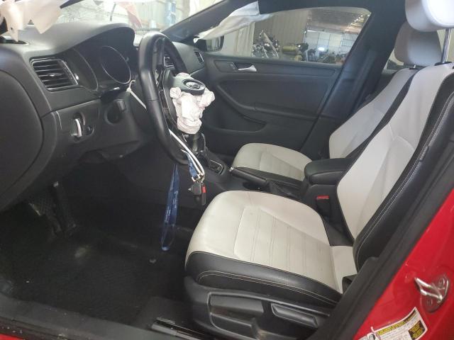  VOLKSWAGEN JETTA 2016 Красный