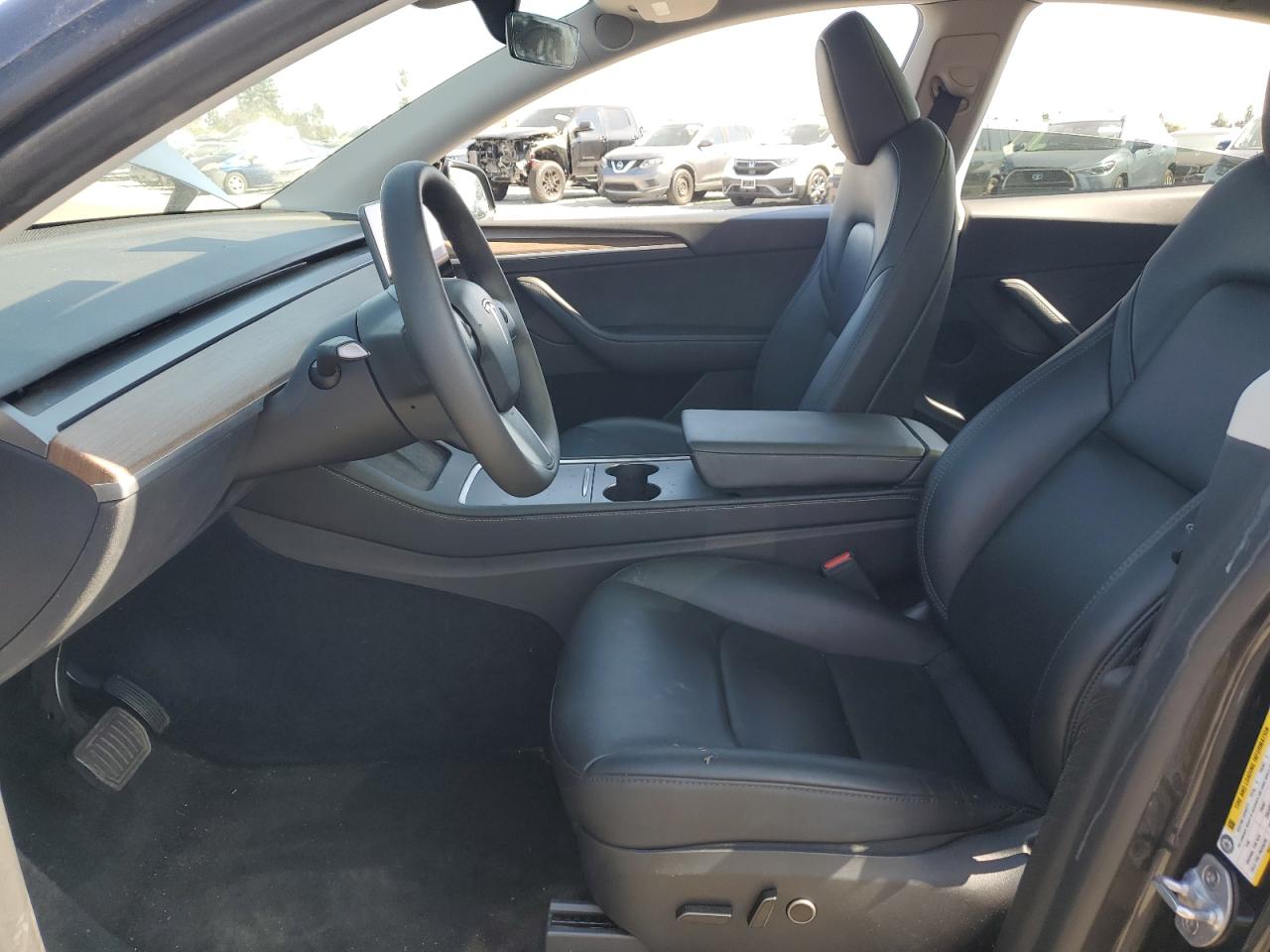 2024 Tesla Model Y VIN: 7SAYGDED0RF097073 Lot: 83821235