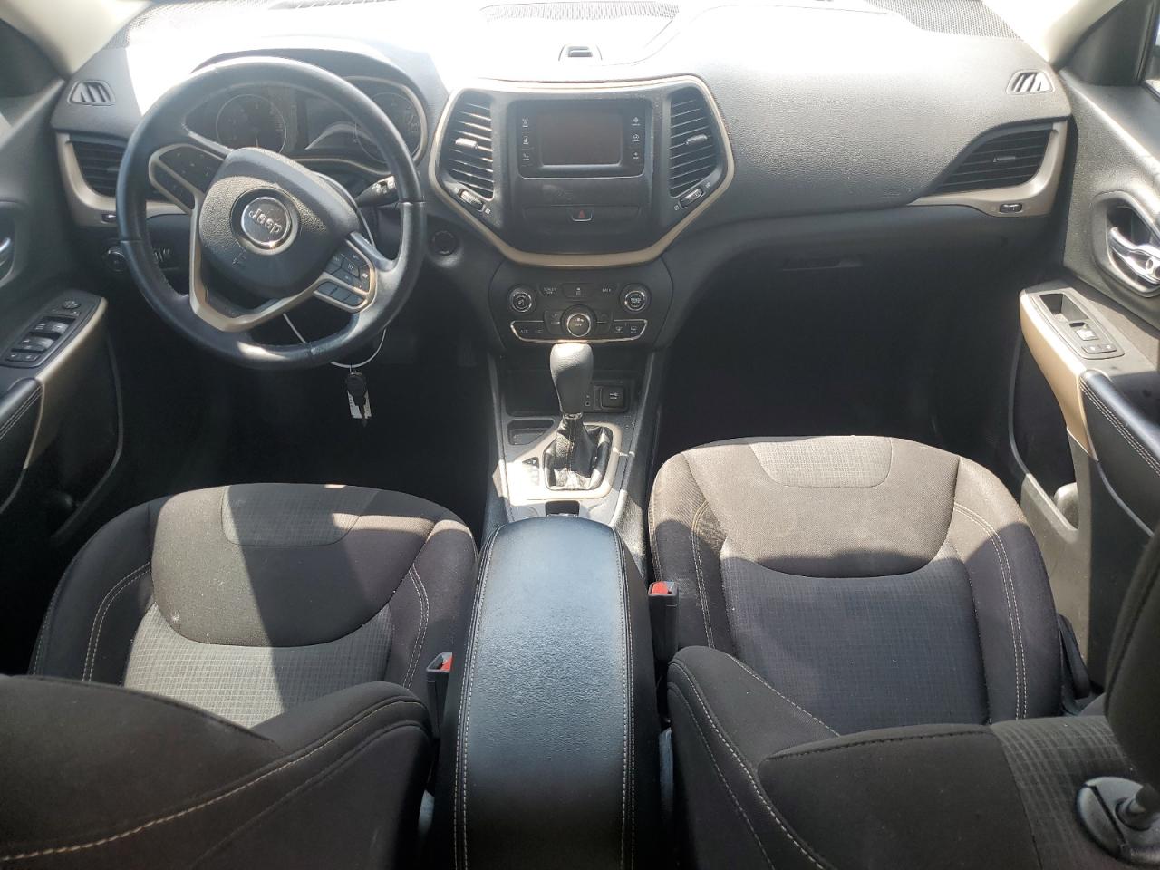 2017 Jeep Cherokee Latitude VIN: 1C4PJLCB3HD221509 Lot: 81204085