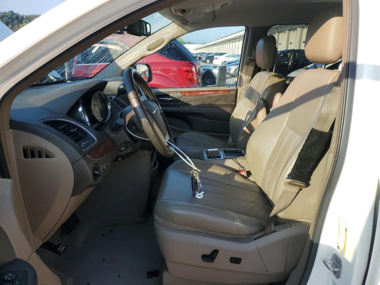 2011 Chrysler Town & Country Touring L VIN: 2A4RR8DG2BR611024 Lot: 71471135