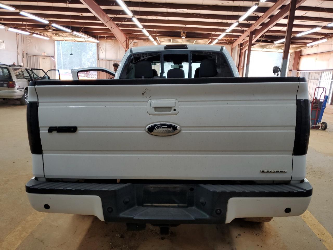 2011 Ford F150 Super Cab VIN: 1FTFX1EF0BFD06916 Lot: 83991925