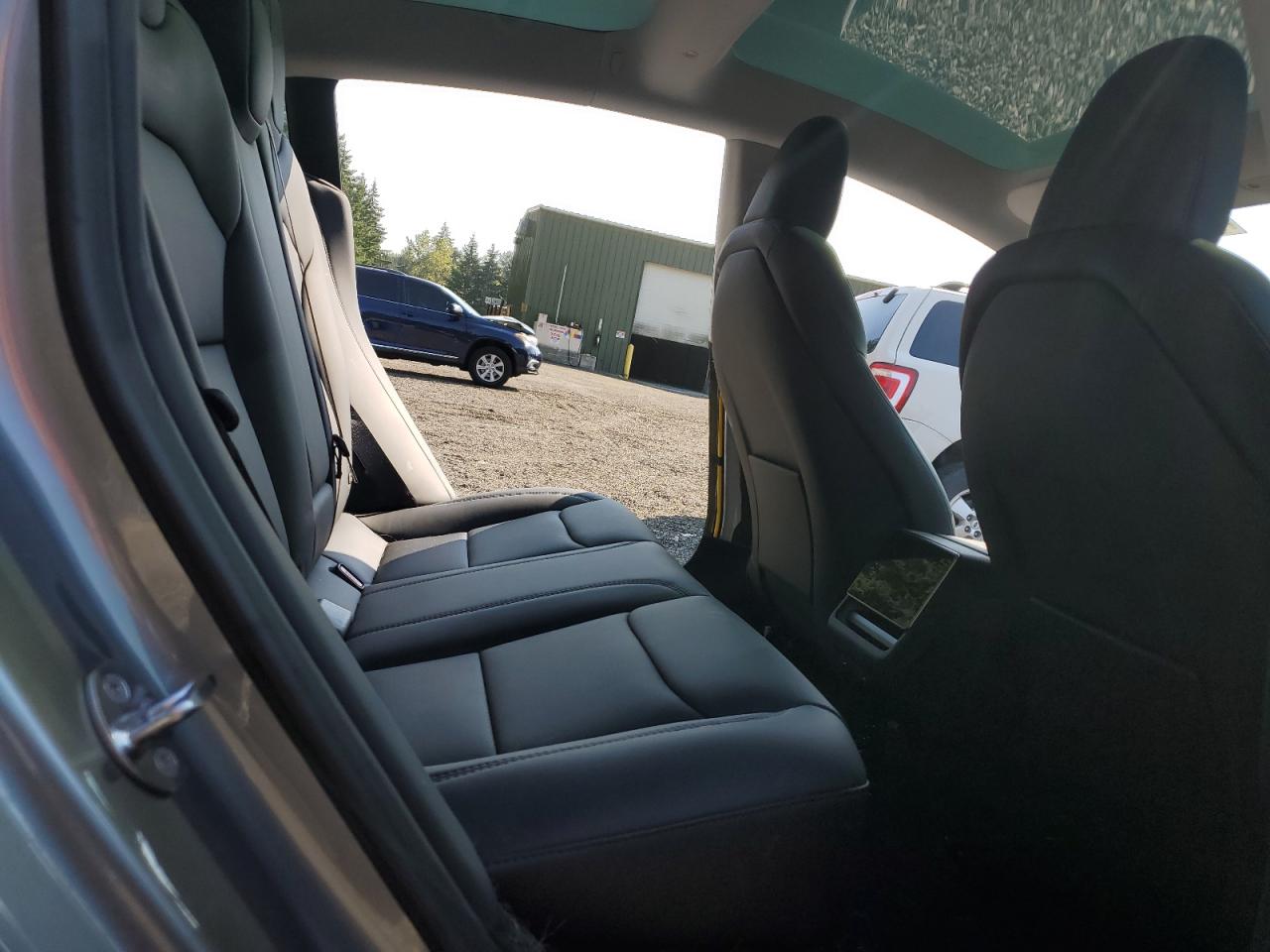 2025 Tesla Model 3 VIN: 5YJ3E1EA2SF933540 Lot: 70852325