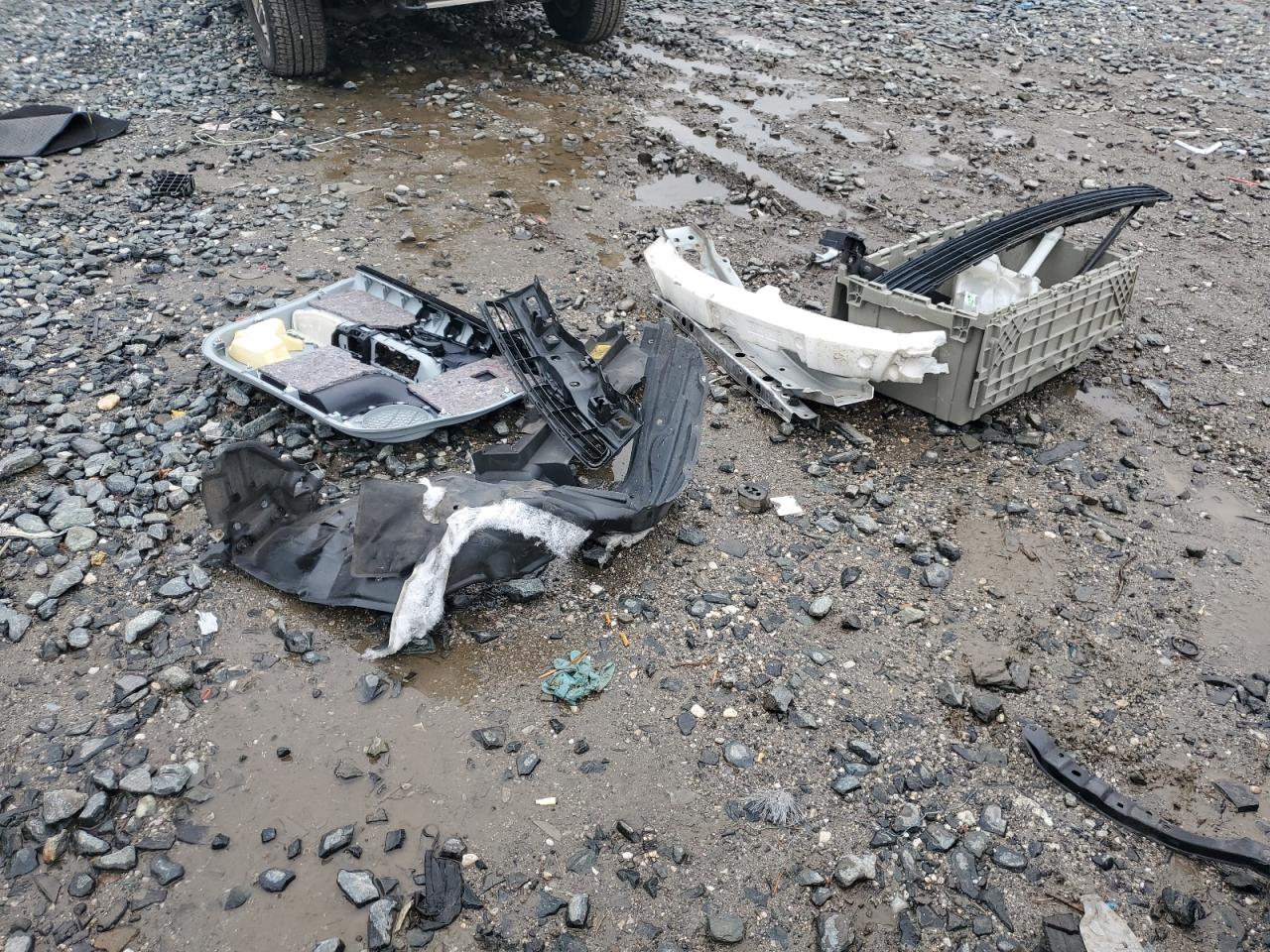 2013 Toyota Prius C VIN: JTDKDTB32D1037718 Lot: 80680455