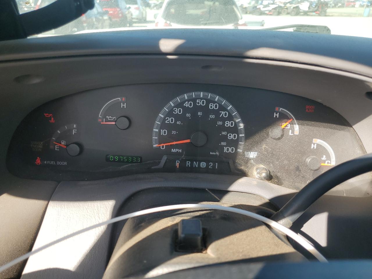 2000 Ford F150 VIN: 1FTRF18W0YKA27994 Lot: 82090145