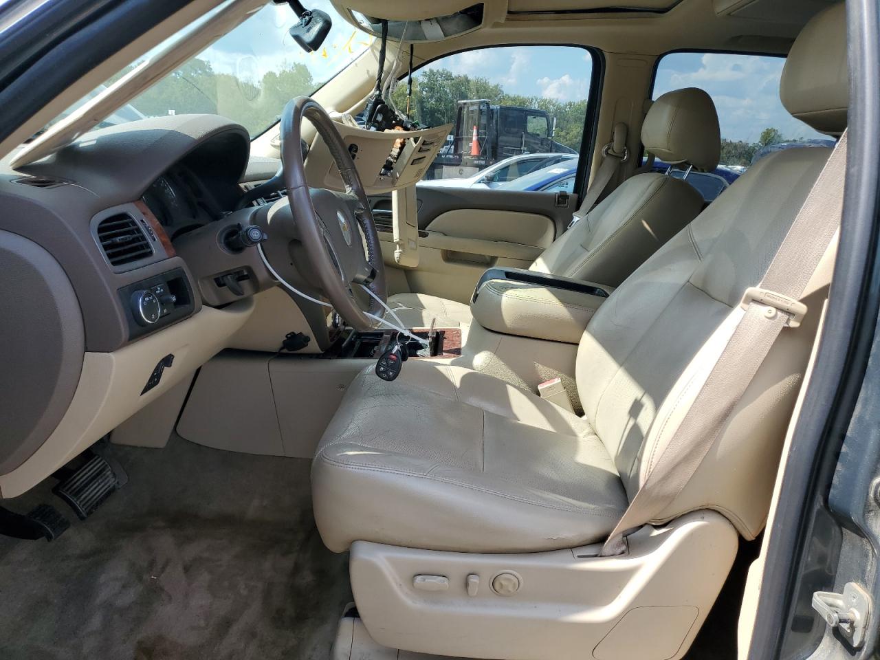 2011 Chevrolet Tahoe C1500 Ltz VIN: 1GNSCCE03BR220474 Lot: 71074125