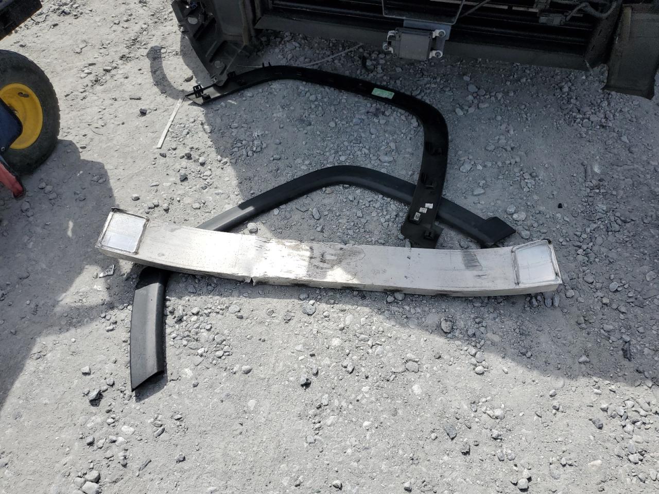 2018 Jeep Compass Latitude VIN: 3C4NJCBBXJT327030 Lot: 82076195