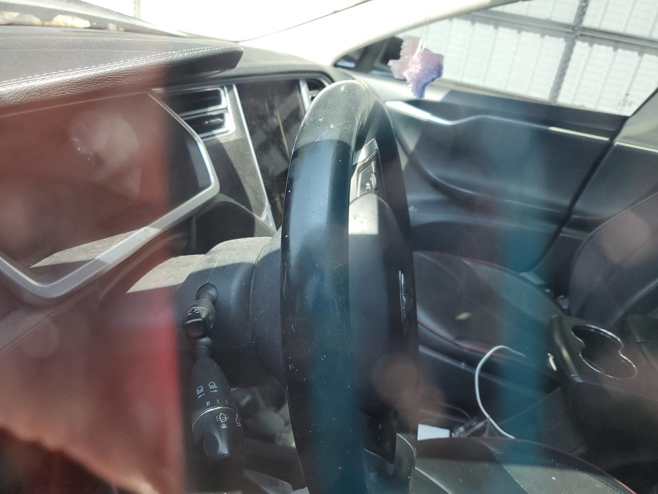 2013 Tesla Model S VIN: 5YJSA1CN3DFP24985 Lot: 81025735