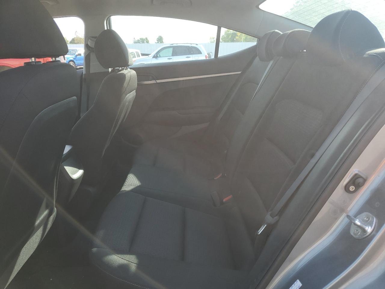 2018 Hyundai Elantra Se VIN: KMHD74LF5JU571865 Lot: 81618055