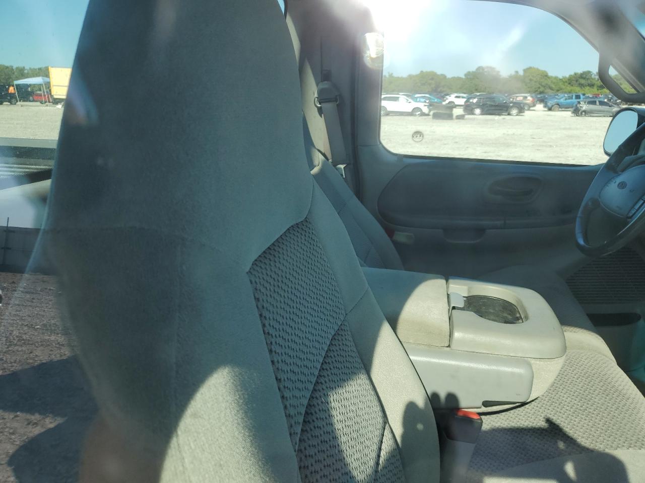 2001 Ford F150 VIN: 2FTRF17W41CB05107 Lot: 81836265