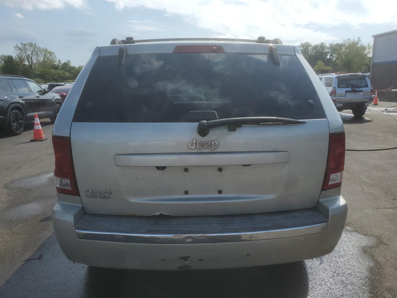 2008 Jeep Grand Cherokee Limited VIN: 1J8HR58N88C203372 Lot: 81389395