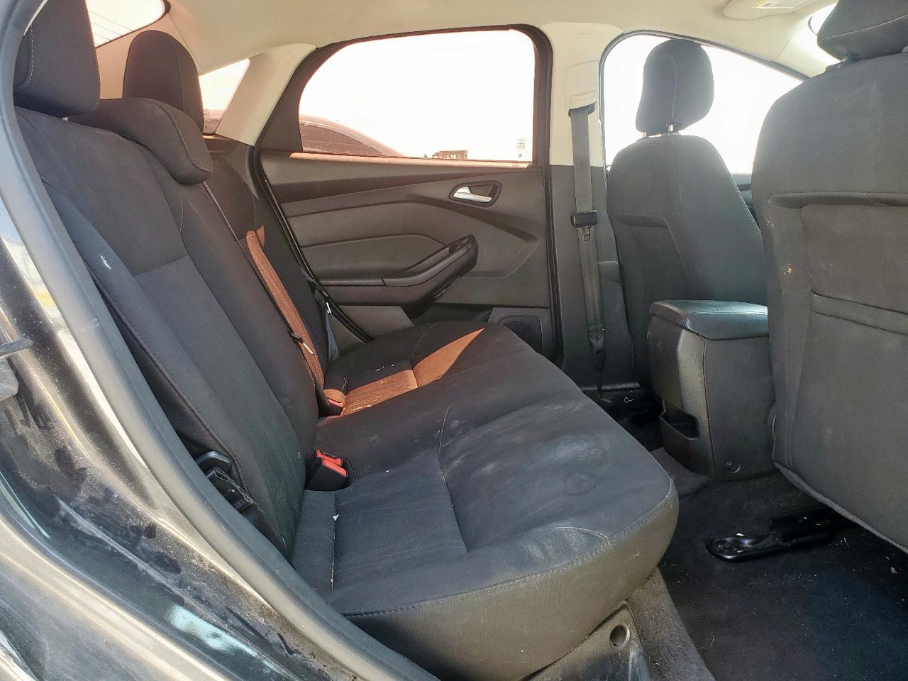 2018 Ford Focus Se VIN: 1FADP3F2XJL259494 Lot: 80445125