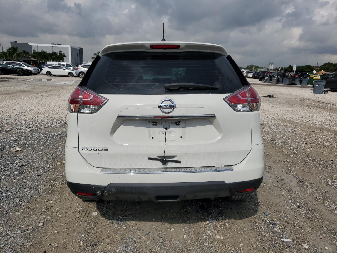 2015 Nissan Rogue S VIN: 5N1AT2MT2FC842305 Lot: 80089545