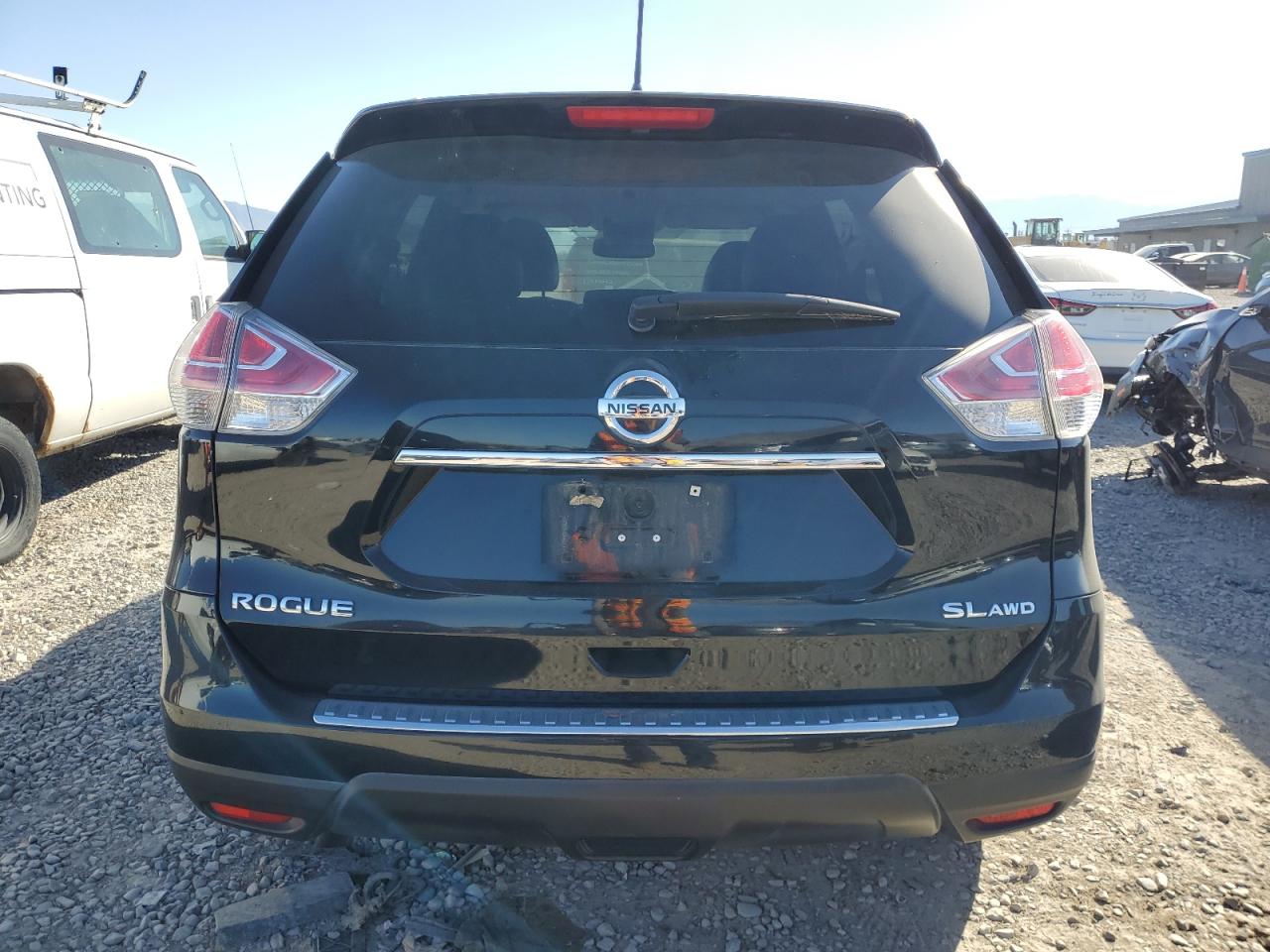 2015 Nissan Rogue S VIN: 5N1AT2MVXFC820568 Lot: 81725445