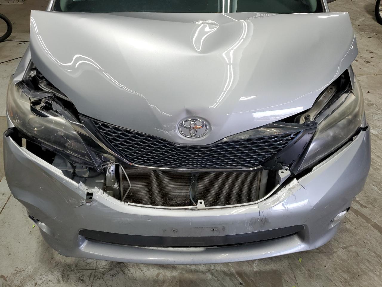 2015 Toyota Sienna Sport VIN: 5TDXK3DC2FS631899 Lot: 81121085