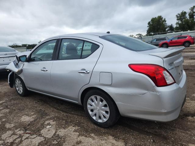  NISSAN VERSA 2017 Серебристый