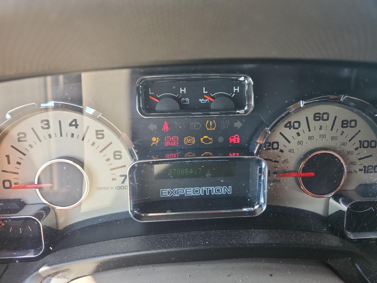 2008 Ford Expedition Xlt VIN: 1FMFU15588LA74328 Lot: 81674055