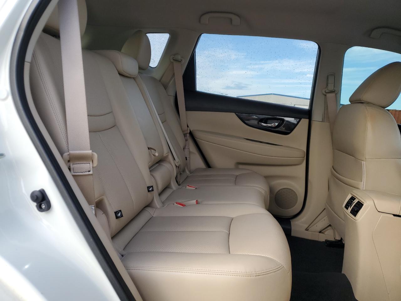 2017 Nissan Rogue S VIN: JN8AT2MT5HW148136 Lot: 80639695